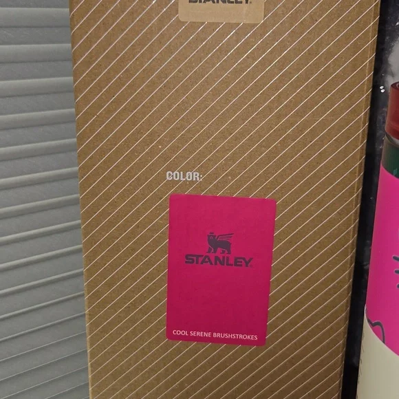 Stanley Hello Kitty Pink 40 Oz Stainless Quencher Tumbler with Handle - Picture 6 of 6